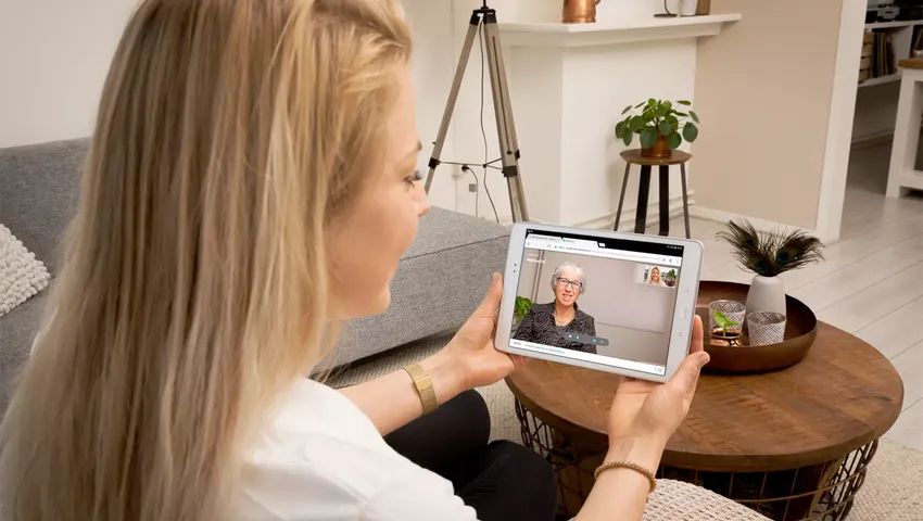 WeSeeDo beeldbellen: Fysiotherapeut biedt veilig en persoonlijk contact op afstand
